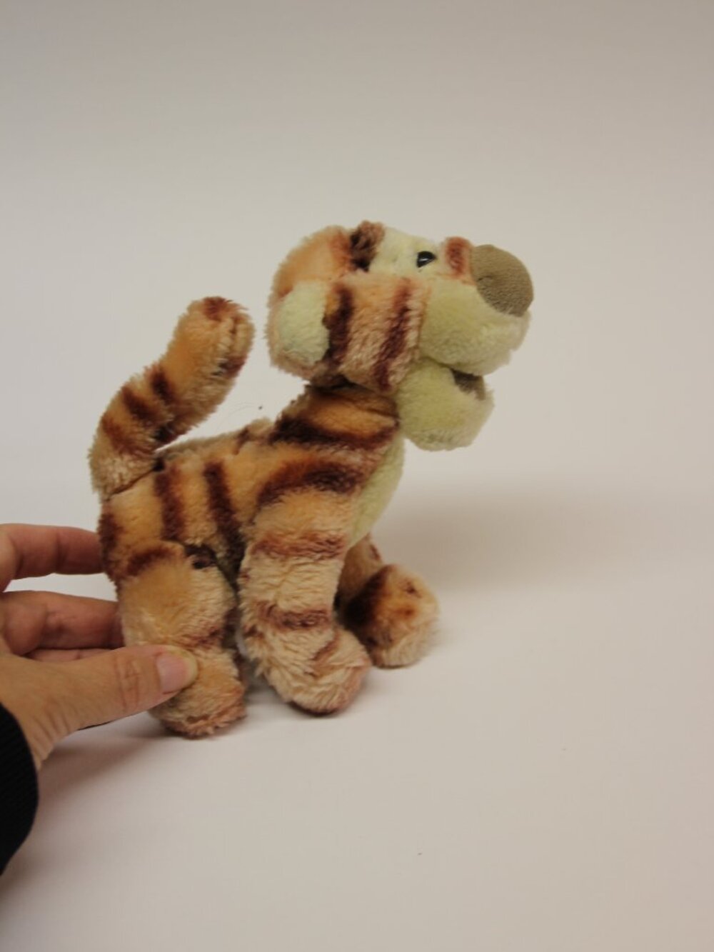 Vintage Tigger Plush Light Orange Winnie Pooh Old Tag, no brand 6 inch Toy
